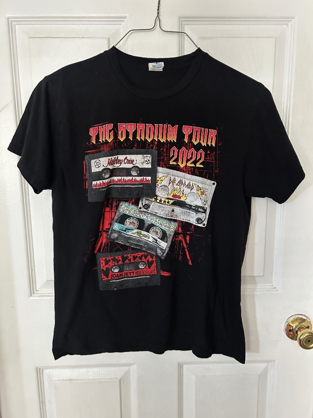 The Stadium Tour 2022 Concert Graphic Tee Motley Crue x Def Leppard Medium